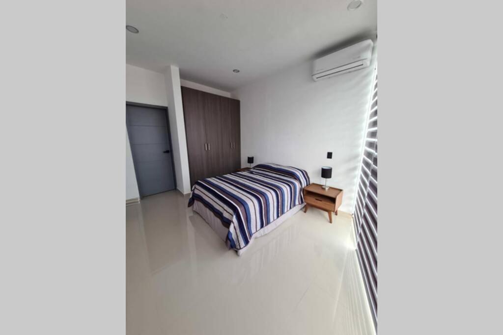 דירות מזטלן Departamento Cerca Del Malecon Y Zona Dorada מראה חיצוני תמונה